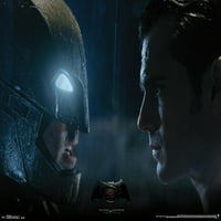 Стрип Филм - Бетмен против Супермен - Зјапа Ѕид Постер, 22.375 34